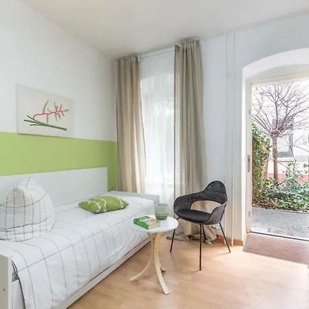 Schones 2-zimmer-apartment In Kollwitzplatz-nahe Apartment *
