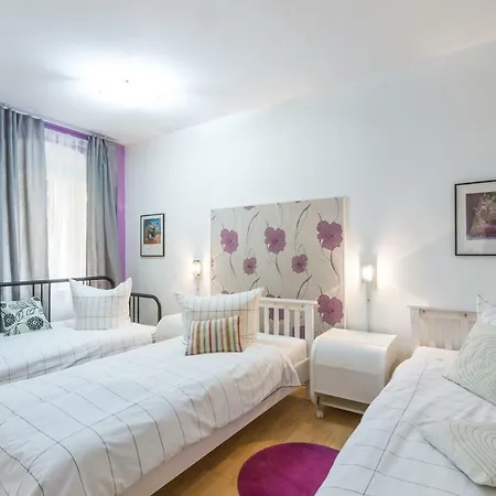 Apartment Schones 2-zimmer-apartment In Kollwitzplatz-nahe Berlin