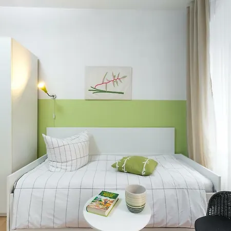 Schones 2-zimmer-apartment In Kollwitzplatz-nahe Apartment *