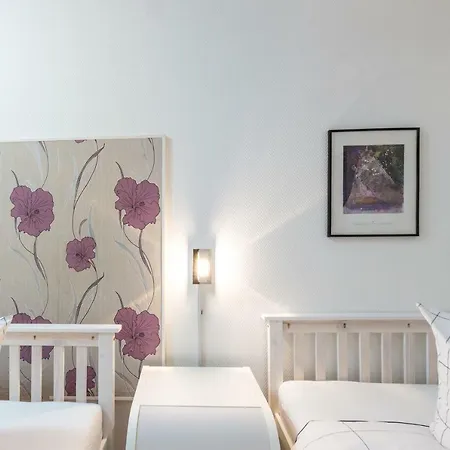 Schones 2-zimmer-apartment In Kollwitzplatz-nahe Apartment