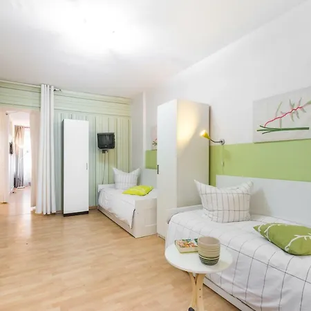 Schones 2-zimmer-apartment In Kollwitzplatz-nahe *