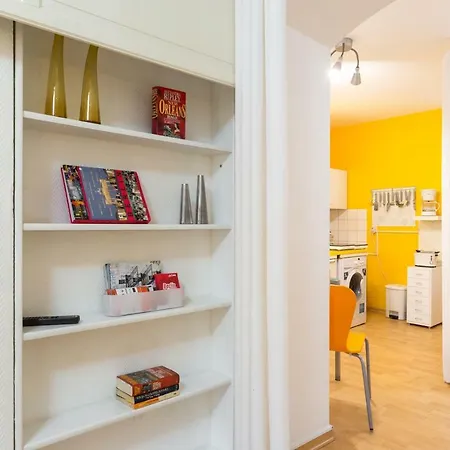 Apartment Schones 2-zimmer-apartment In Kollwitzplatz-nahe Berlin
