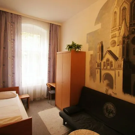 - Am Schloss Bellevue Otel