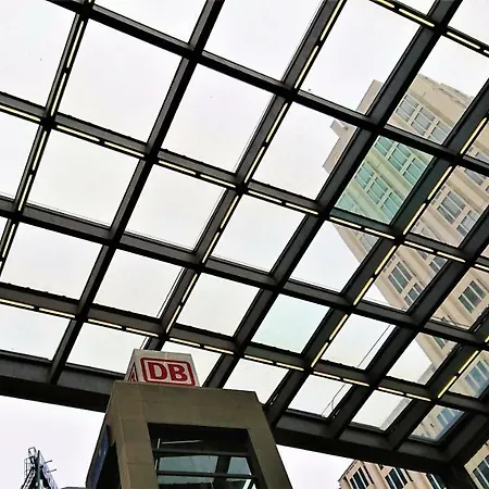 Supreme Sky Lofts - Lp12 Berlin