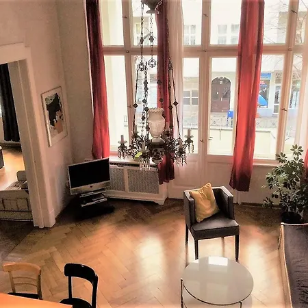 Apartment Kunstlerischer Stilmix *