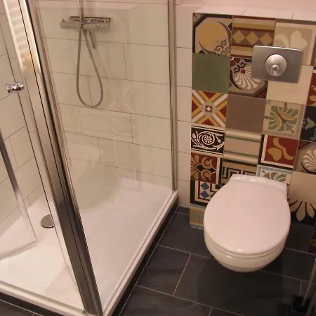 Kunstlerischer Stilmix Apartment Berlin