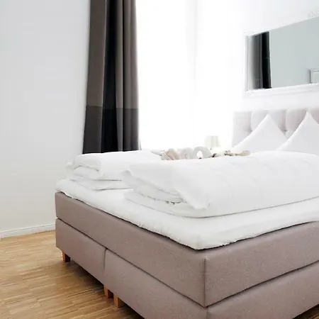Sc 01 By Rockchair L Superhost Status L 2 Bedrooms Boxspringbeds Balcony Elevator - Cozy Family & Business Flair Welcomes You! * Berlin