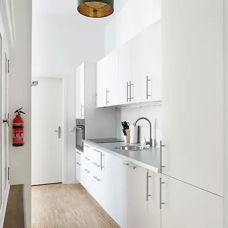 Sc 01 By Rockchair L Superhost Status L 2 Bedrooms Boxspringbeds Balcony Elevator - Cozy Family & Business Flair Welcomes You! Appartement
