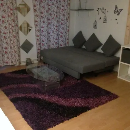 Herz Eg. Bis 3 Pers. Bei Alexanderplatz Mit Terrasse Apartment