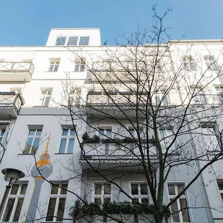 Apartment 33 H S-bahn Schoenhauser Allee Berlin