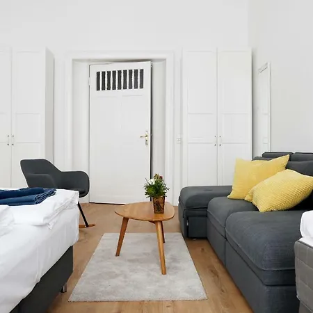 Greif By Rockchair L Superhost Status L 2 Bedrooms Boxspringbeds In Center - Cozy Family & Business Flair Welcomes You! Berlin