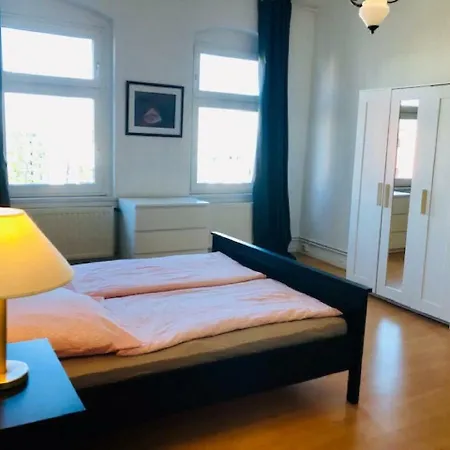 Hausburg * Berlin