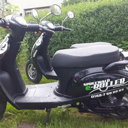 Campsite Stilvoller Bauwagen In Berlin-kopenick