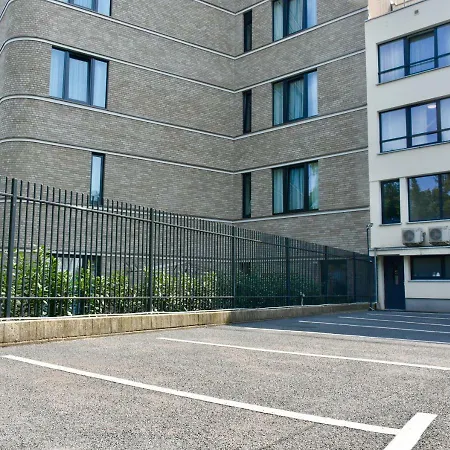 Christie Aparthotel 3*