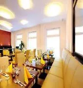 Hotel Adelante Boutique 4*