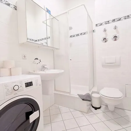New - Charmante In Mitte-schlegelstrasse Apartment
