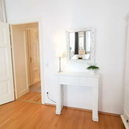New - Charmante In Mitte-schlegelstrasse
