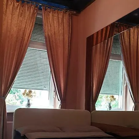 Akazien-Comfort Guest house *