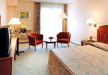 Courtyard By Marriott Berlin Hotel