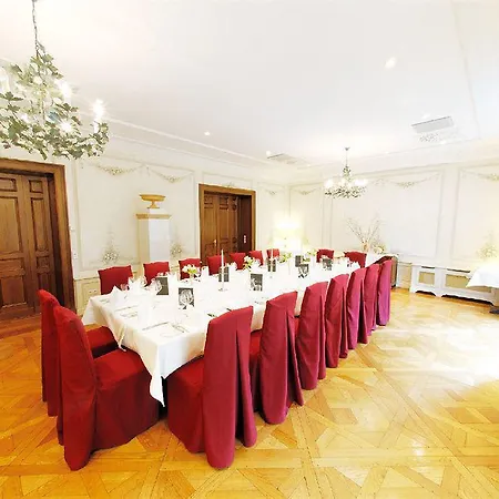Louisa's Place 5*