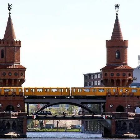 Homestay ++ Hip, Chill Berghain With Breakfast ++ Berlin