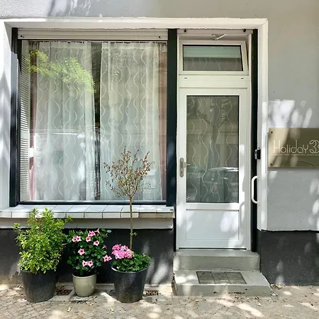 Apartment 33 H S-bahn Schoenhauser Allee *