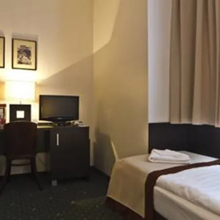 Titanic Comfort Kurfuerstendamm 3* ברלין
