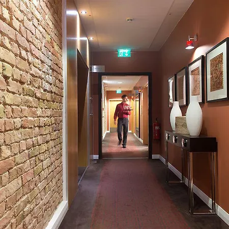 Adina Checkpoint Charlie Aparthotel Berlino