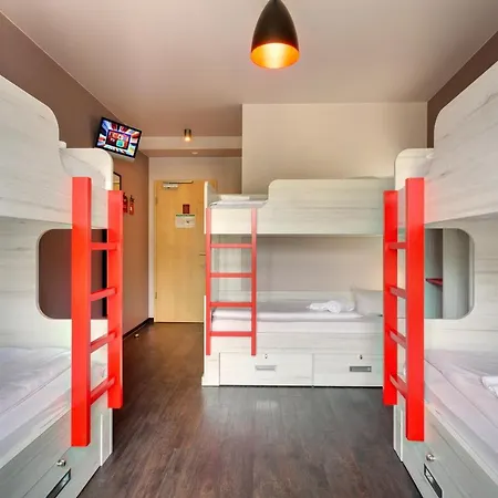 Meininger Alexanderplatz מלון 3*