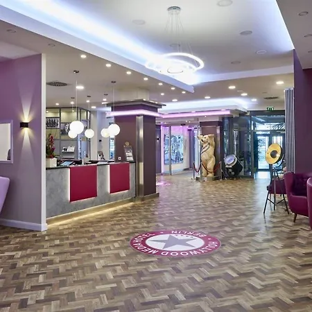 库弗斯登达姆好莱坞媒体酒店 4* 柏林