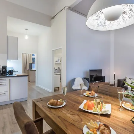 The Goethe Loft, 2 Bedroom Up To 5 People