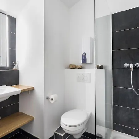 The Goethe Loft, 2 Bedroom Up To 5 People Apartment *