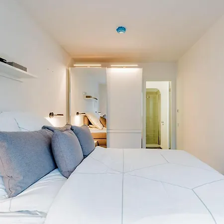 Aussergewohnliches Luxus-apartment Direkt An Der Spree - Extraordinary Luxury Right At River Side Apartment