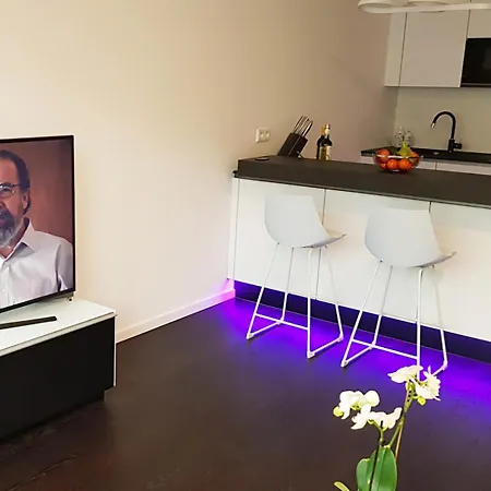 Aussergewohnliches Luxus-apartment Direkt An Der Spree - Extraordinary Luxury Right At River Side Apartment *