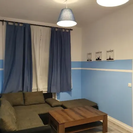 Central Lichtenberger For 6 People * Berlin