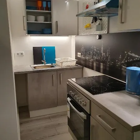 Central Lichtenberger For 6 People * Berlin