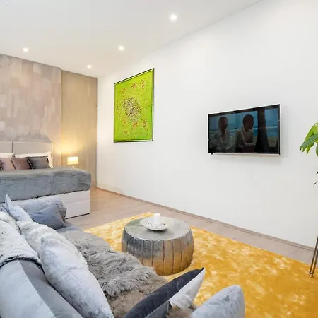 Cozy Einstein Apartment