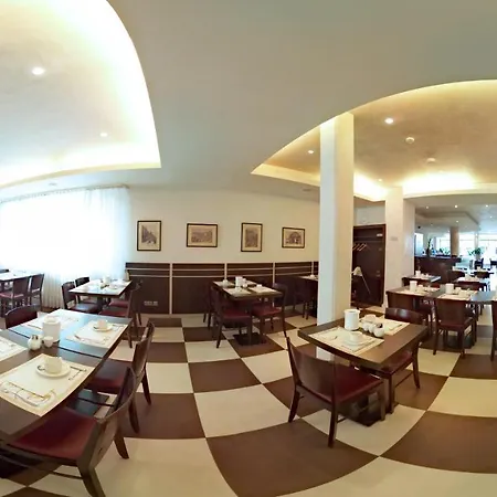 Ivbergs Messe Отель 3*