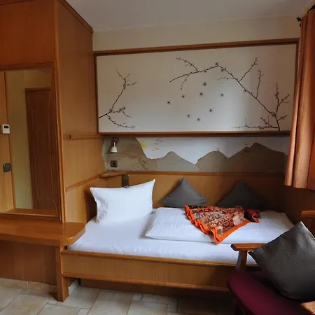 Blumenbach 2* Berlin