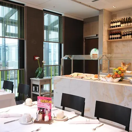 Indigo Berlin-alexanderplatz, An Ihg Hotel 4*