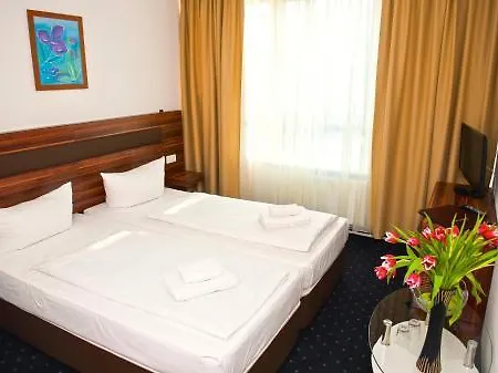 Aparthotel-christie 3*