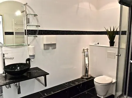 Hotel Aparthotel-christie 3*