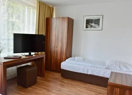 Aparthotel-christie Hotel 3*