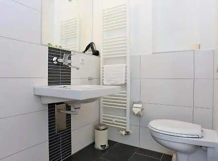 Apartmenthouse - Am Goerlitzer Park 3* Berlin