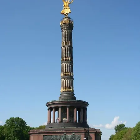 Апартаменты Apartment&rooms Near Brandenburg Gate Берлин
