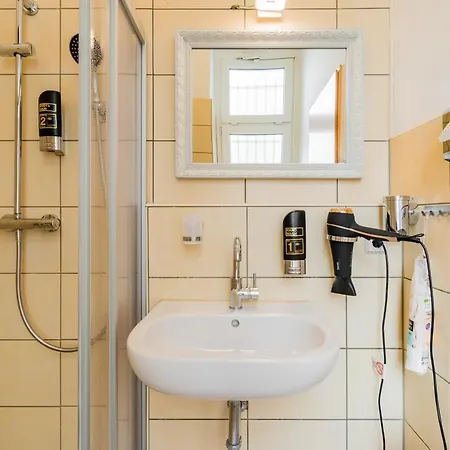 Guest house Arbio I Parlamento Near Schonhauser Allee 2*