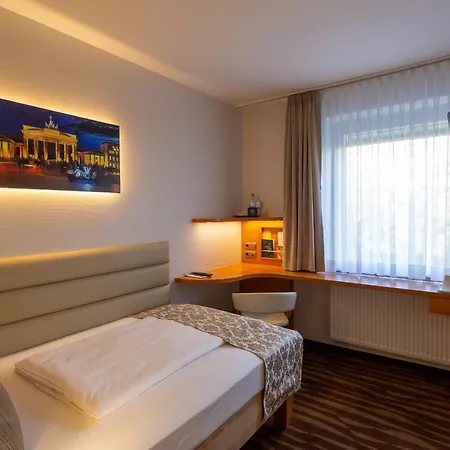 Hotel Golden Tulip Hamburg 4*