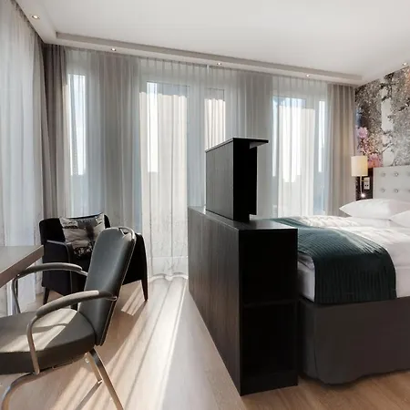 Отель Berlin-alexanderplatz, An Ihg 4*
