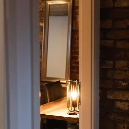 Luxurious Urban Living - Premium Downtown Next To Hbf Apartament *