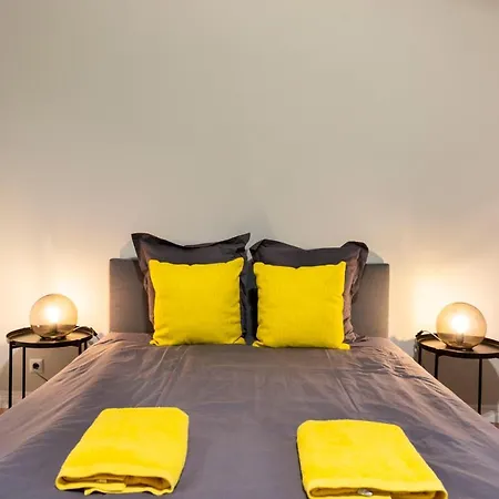 Ll Modern Dream With Ac&high Ceilings 3 Bedrooms *
